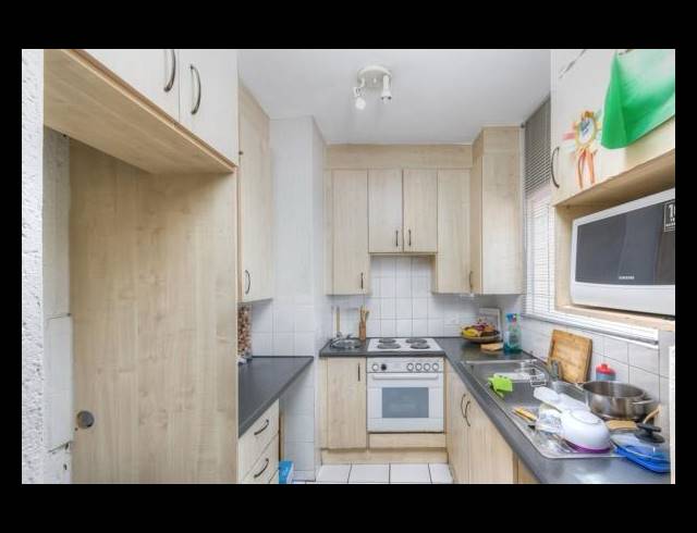 2 BEDROOM APARTMENT FOR SALE IN GLENHAZEL